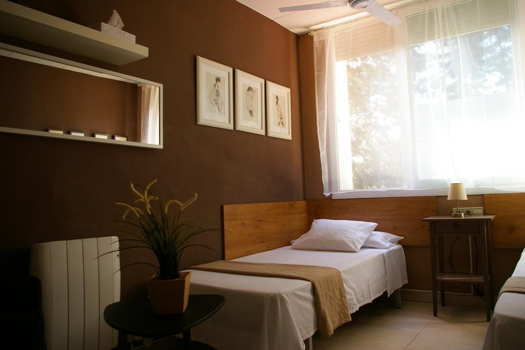 B&B Ines Sant Cugat del Vallès Стая снимка